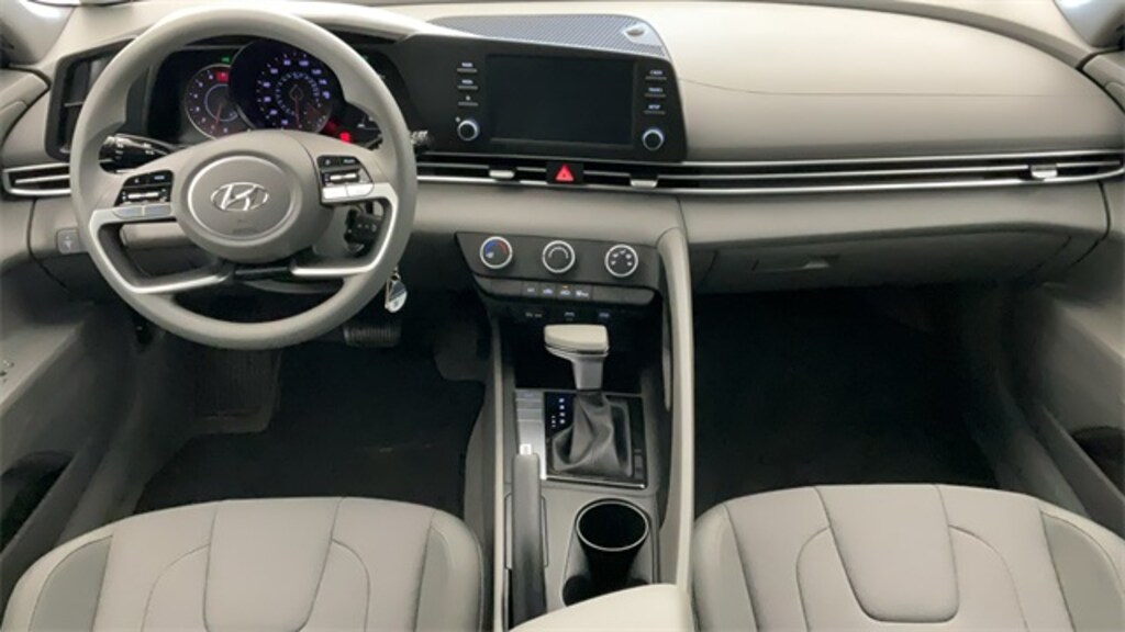 Used 2023 Hyundai Elantra SE Sedan