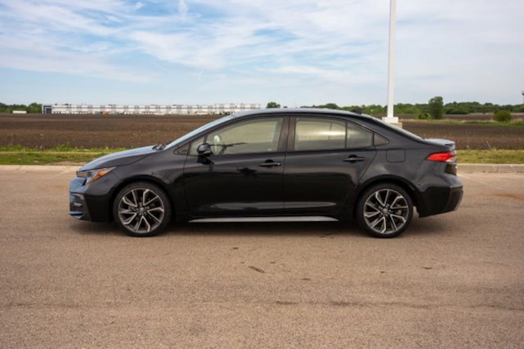 Used 2021 Toyota Corolla SE Sedan
