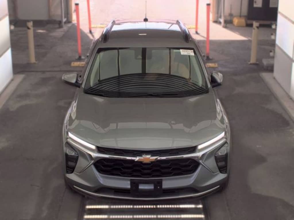 Used 2025 Chevrolet Trax LT SUV