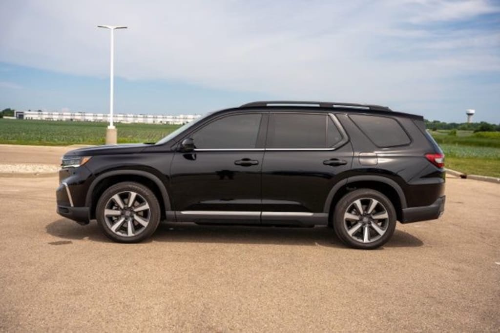 Used 2025 Honda Pilot Touring SUV
