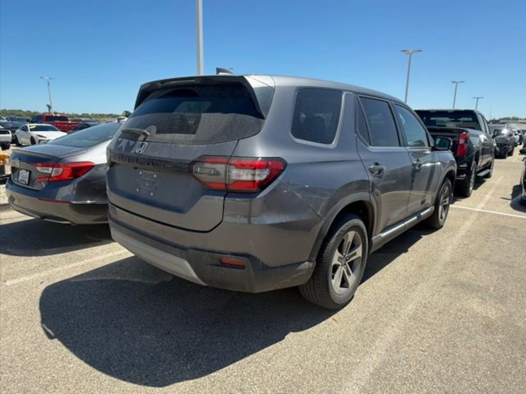 Used 2023 Honda Pilot EX-L 8 Passenger SUV