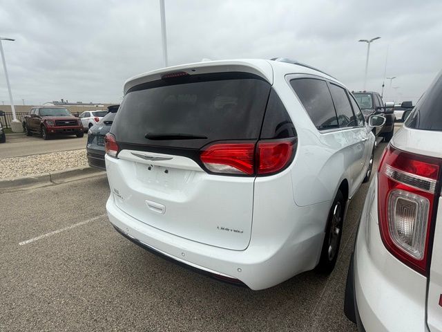 Used 2018 Chrysler Pacifica Limited with VIN 2C4RC1GGXJR274031 for sale in Sturtevant, WI