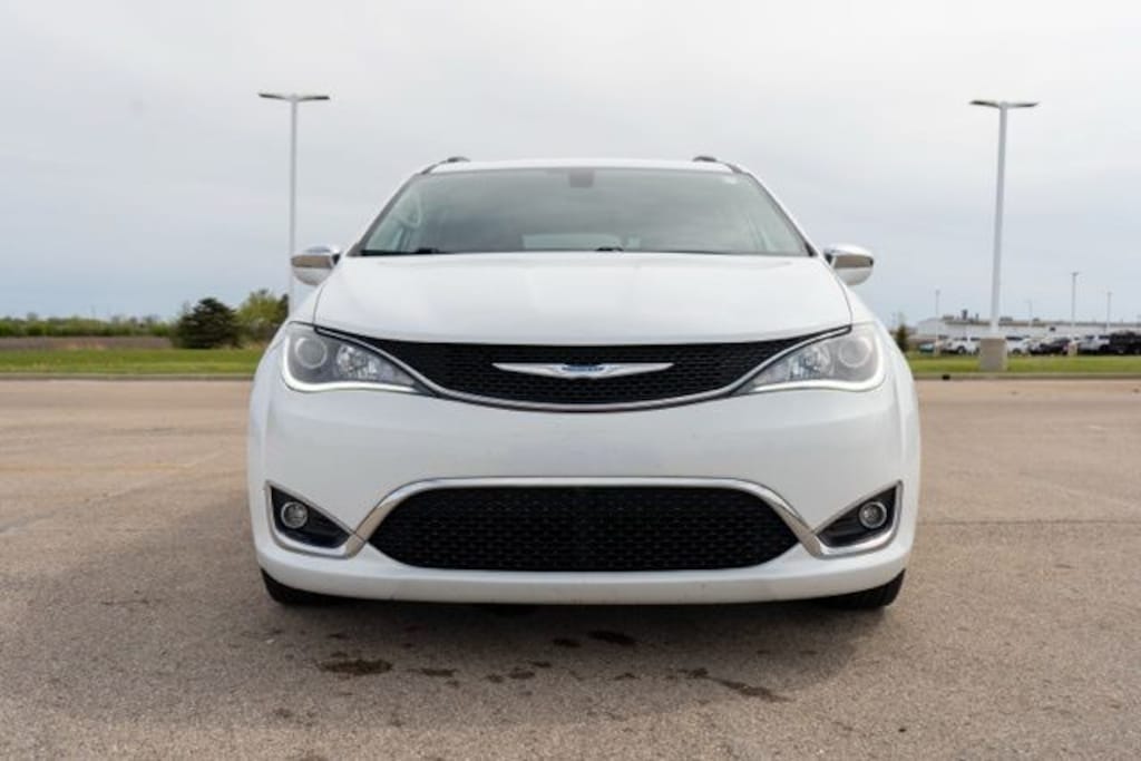Used 2018 Chrysler Pacifica Limited Van