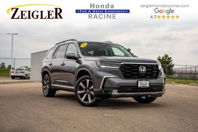 2025 Honda Pilot Touring AWD's photo