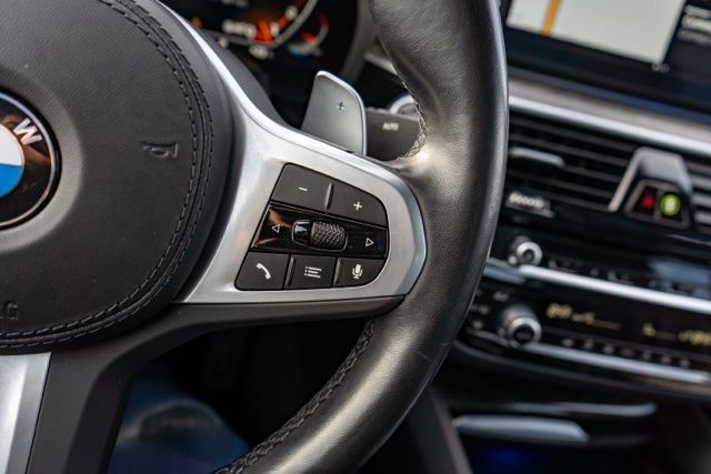 2023 BMW M550I - Image 22