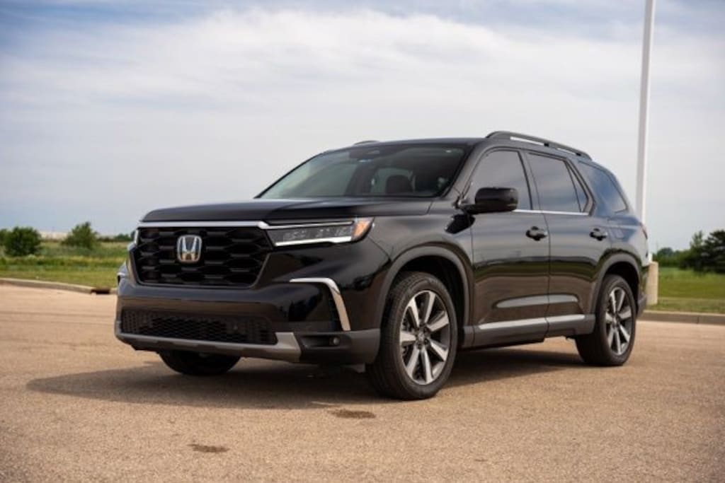 Used 2025 Honda Pilot Touring SUV