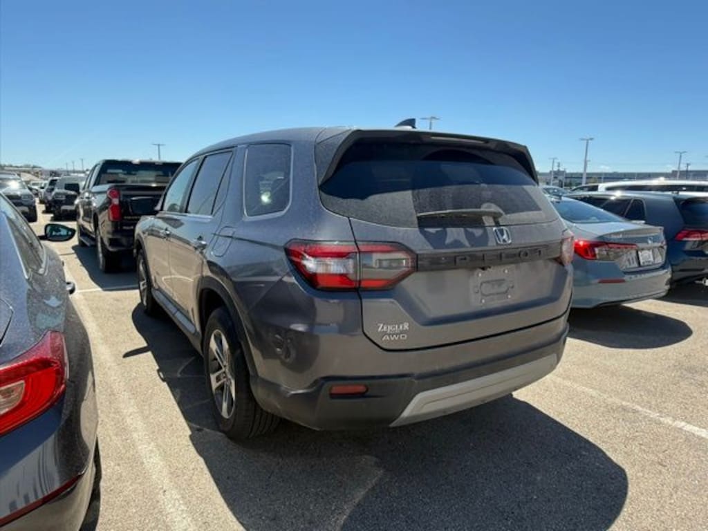 Used 2023 Honda Pilot EX-L 8 Passenger SUV