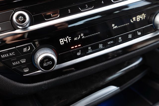 2023 BMW M550I - Image 26