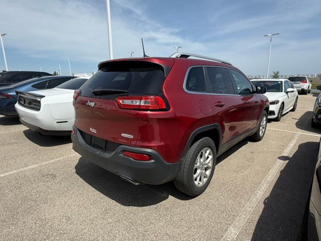 Used 2016 Jeep Cherokee Latitude 4x4 SUV