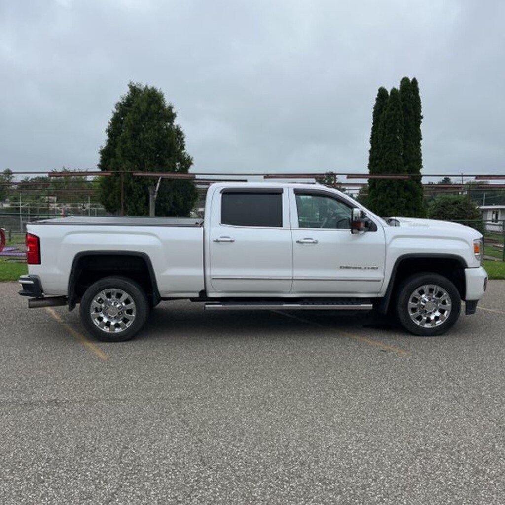 Used 2019 GMC Sierra 2500HD Denali Truck Crew Cab