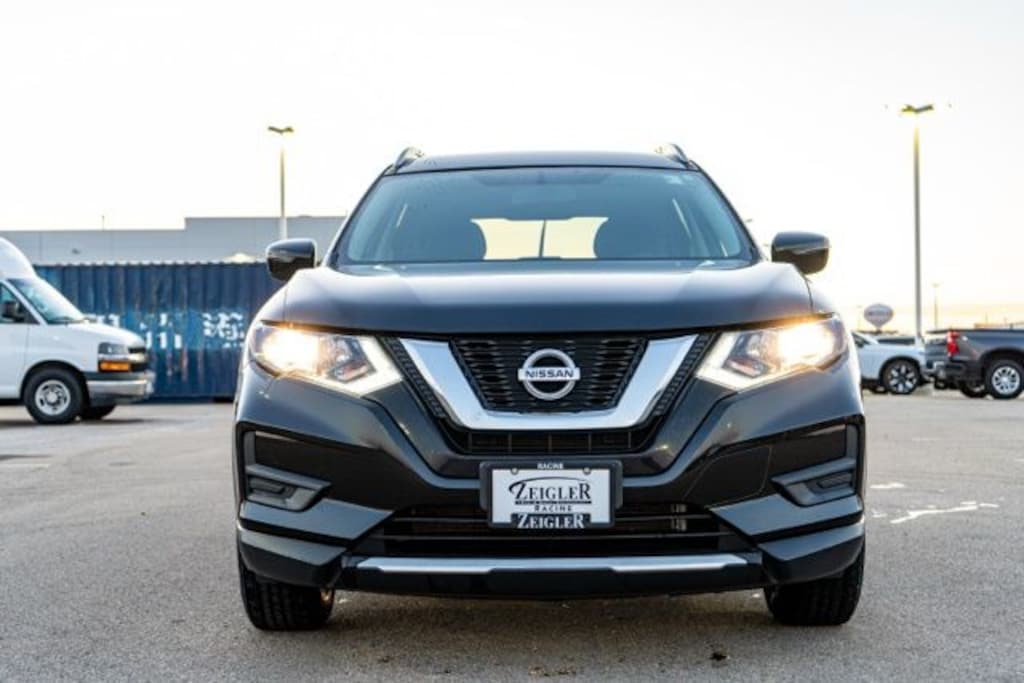 Used 2017 Nissan Rogue SV SUV