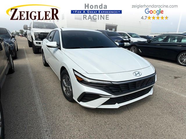 2024 Hyundai Elantra SE