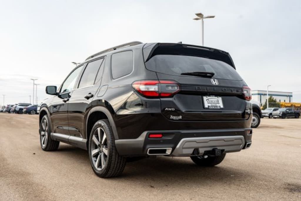 Used 2023 Honda Pilot Touring SUV