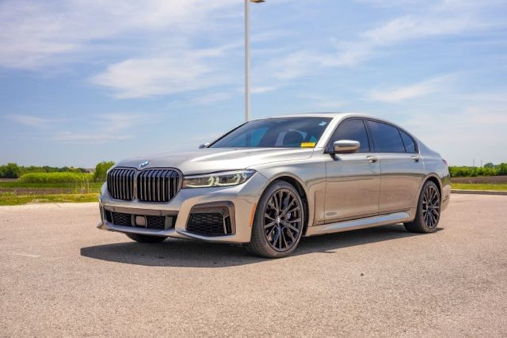 Used 2022 BMW 740i Sedan