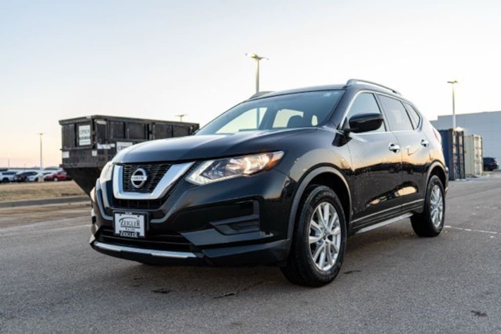 Used 2017 Nissan Rogue SV SUV