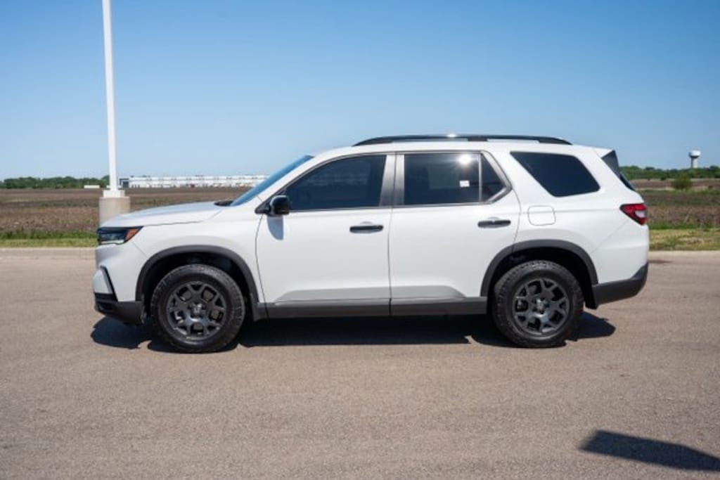 Used 2025 Honda Pilot TrailSport SUV