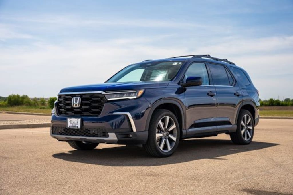 Used 2025 Honda Pilot Touring SUV