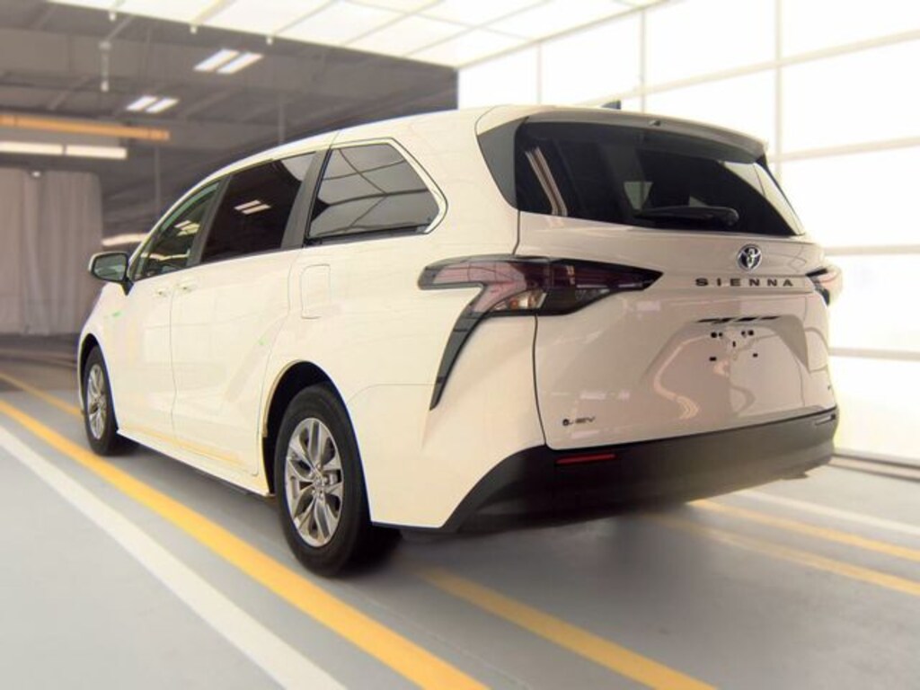 Used 2025 Toyota Sienna LE 8 Passenger Van Passenger Van