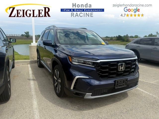 2023 Honda Pilot Touring AWD's photo