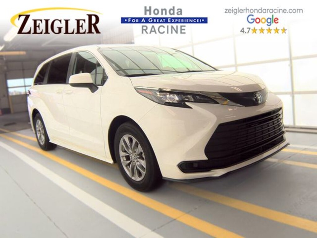 Used 2025 Toyota Sienna LE 8 Passenger Van Passenger Van