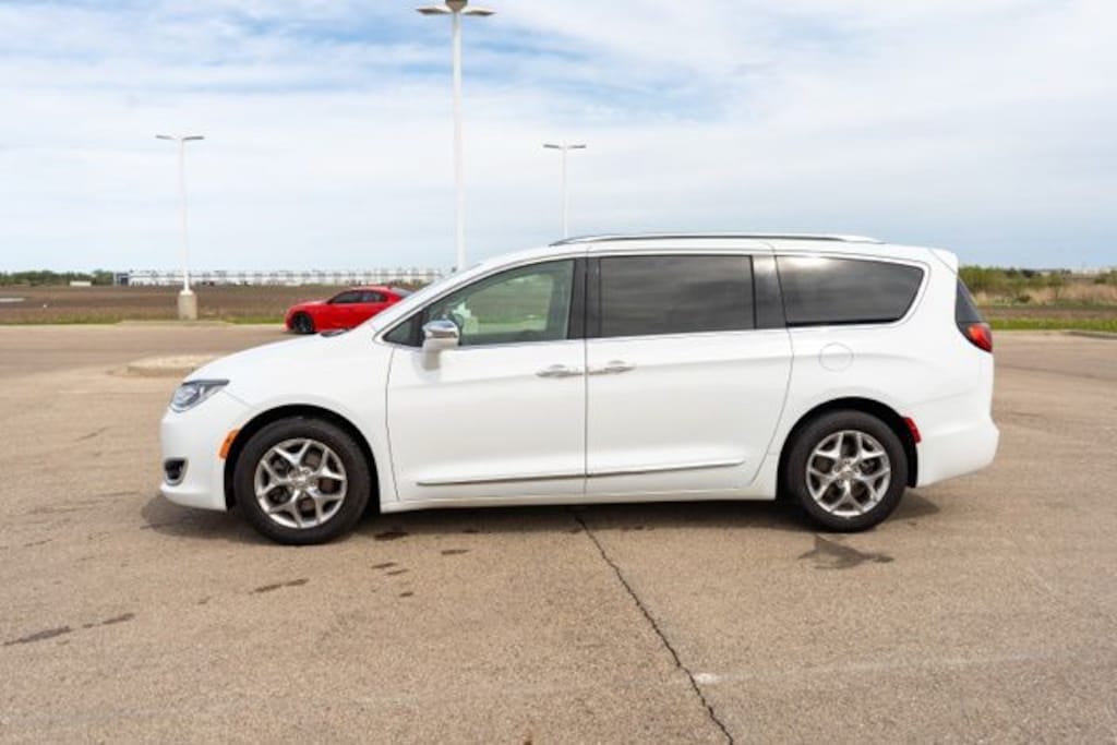 Used 2018 Chrysler Pacifica Limited Van