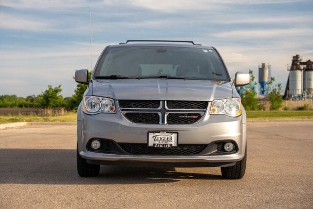 Used 2019 Dodge Grand Caravan SXT with VIN 2C4RDGCG0KR517546 for sale in Sturtevant, WI