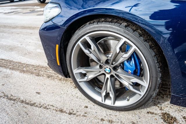 2023 BMW M550I - Image 11