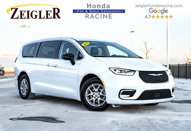 2024 Chrysler Pacifica Touring L's photo