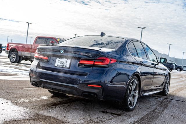 2023 BMW M550I - Image 7