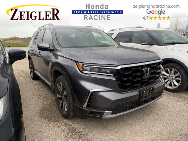 2025 Honda Pilot Touring AWD's photo