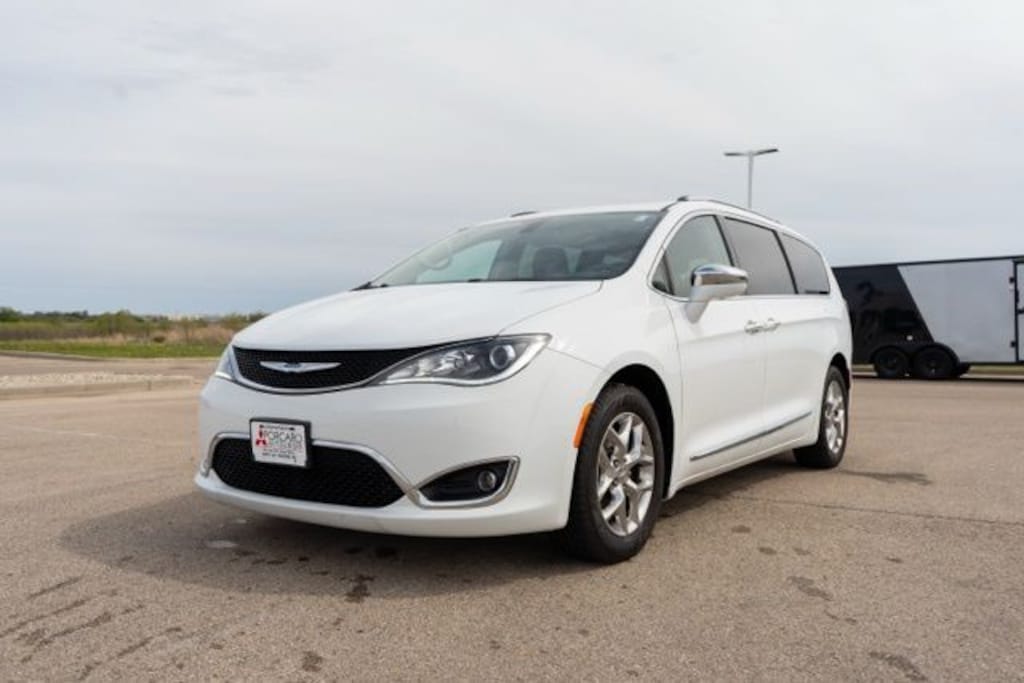 Used 2018 Chrysler Pacifica Limited Van