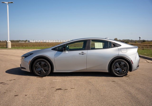 Used 2025 Toyota Prius LE Hatchback