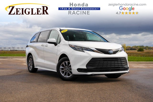 2025 Toyota Sienna LE