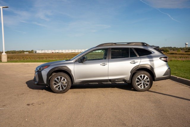 Used 2025 Subaru Outback Premium SUV