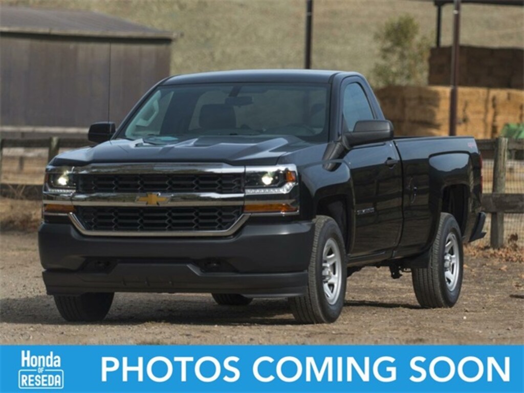 Used 2017 Chevrolet Silverado 1500 LT w/1LT Truck Crew Cab