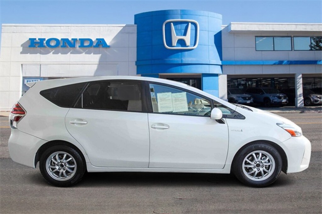 Used 2017 Toyota Prius v 5-Door Five Wagon