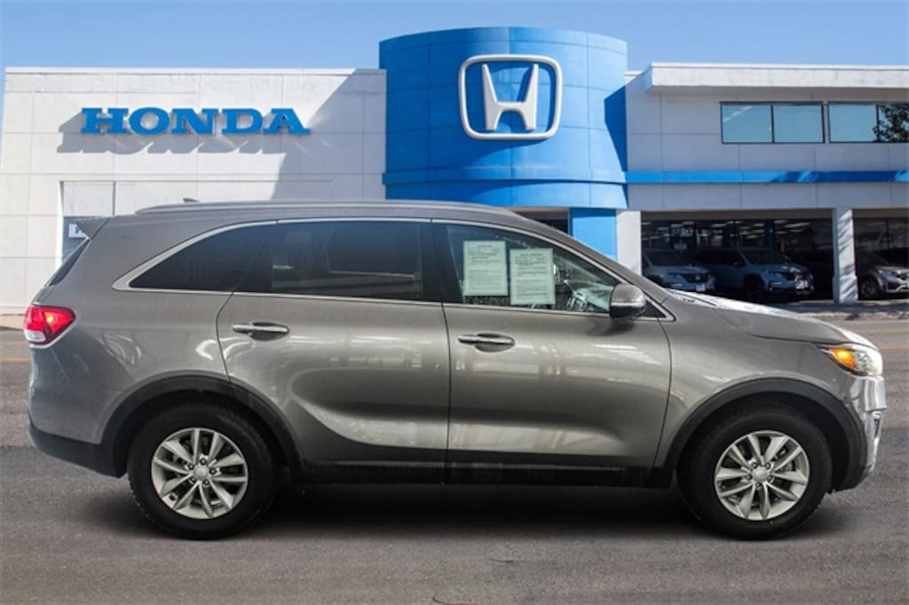 Used 2017 Kia Sorento 2.4L LX SUV