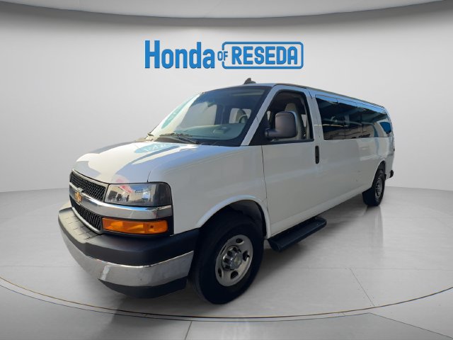 2025 Chevrolet Express Passenger