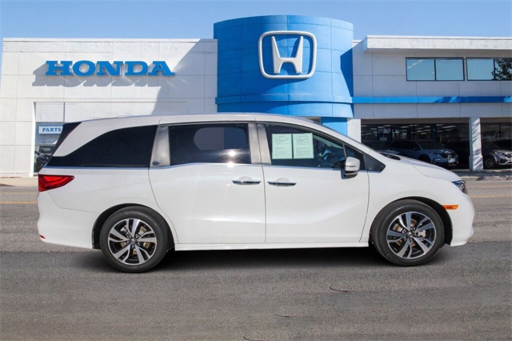 Certified 2023 Honda Odyssey Touring Van