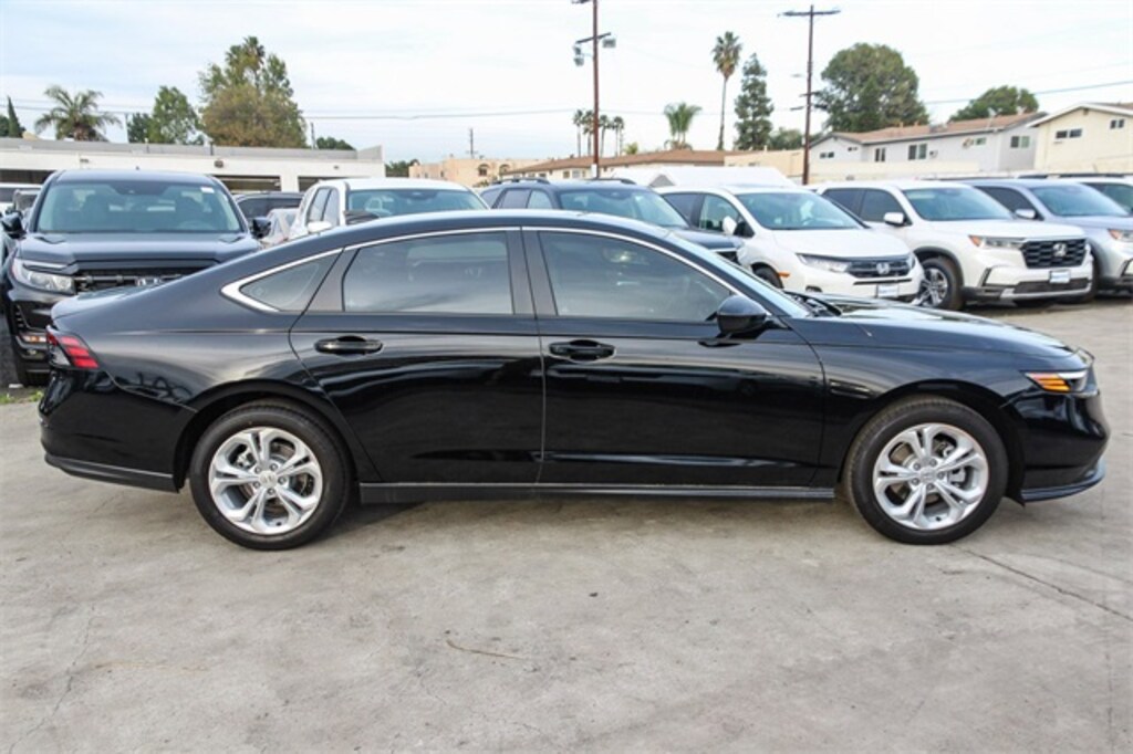 New 2025 Honda Accord LX Sedan