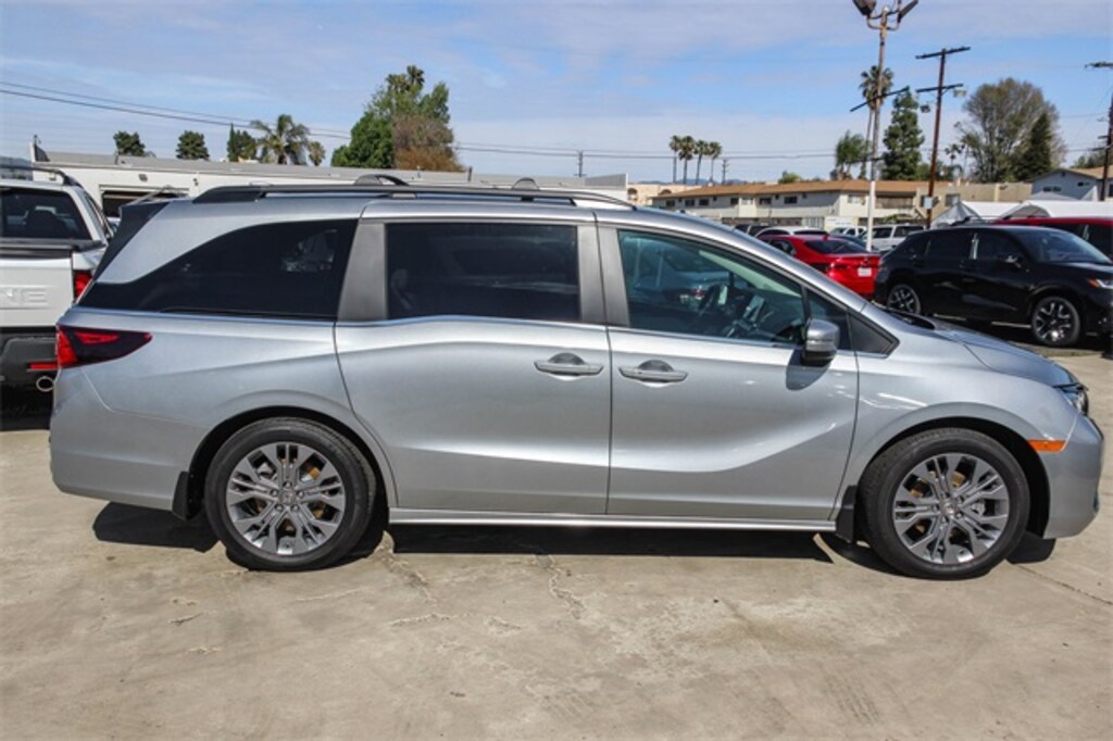 New 2026 Honda Odyssey Touring Minivan/Van