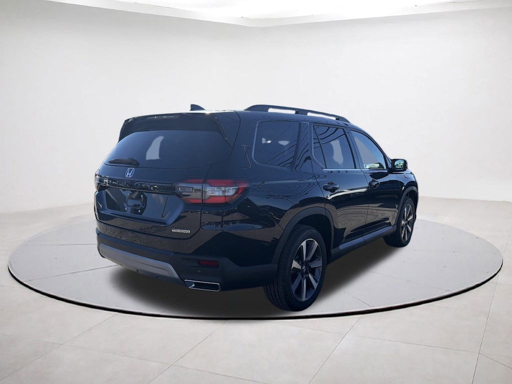 New 2025 Honda Pilot Touring SUV
