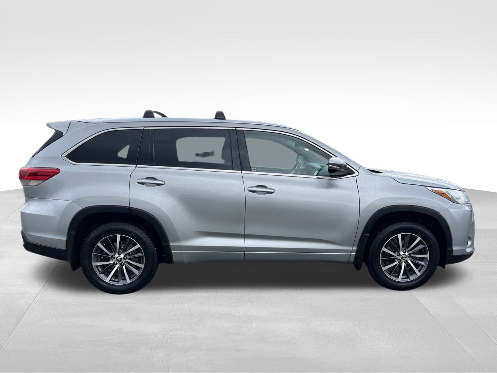 2017 Toyota Highlander XLE photo 4