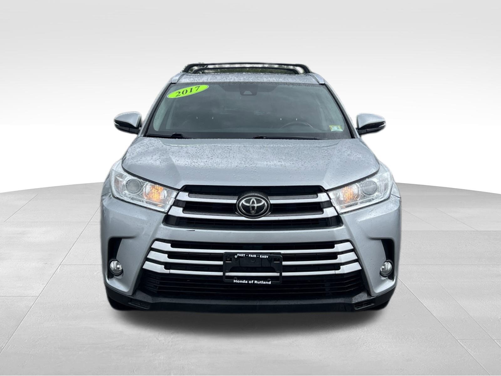 2017 Toyota Highlander XLE photo 2