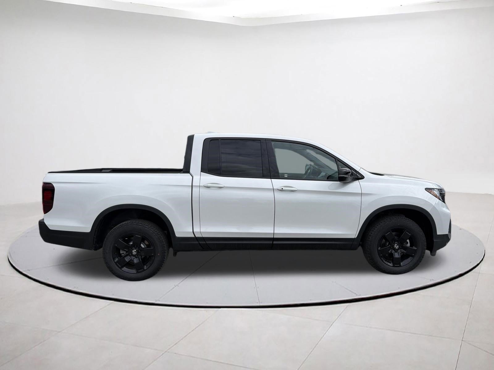 2026 Honda Ridgeline Black Edition - Photo 2