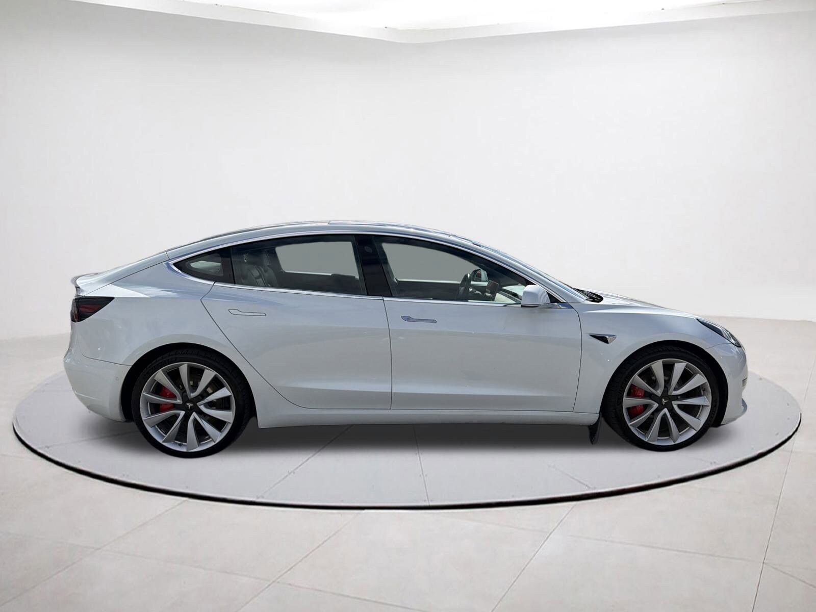2018 Tesla Model 3 Long Range photo 4