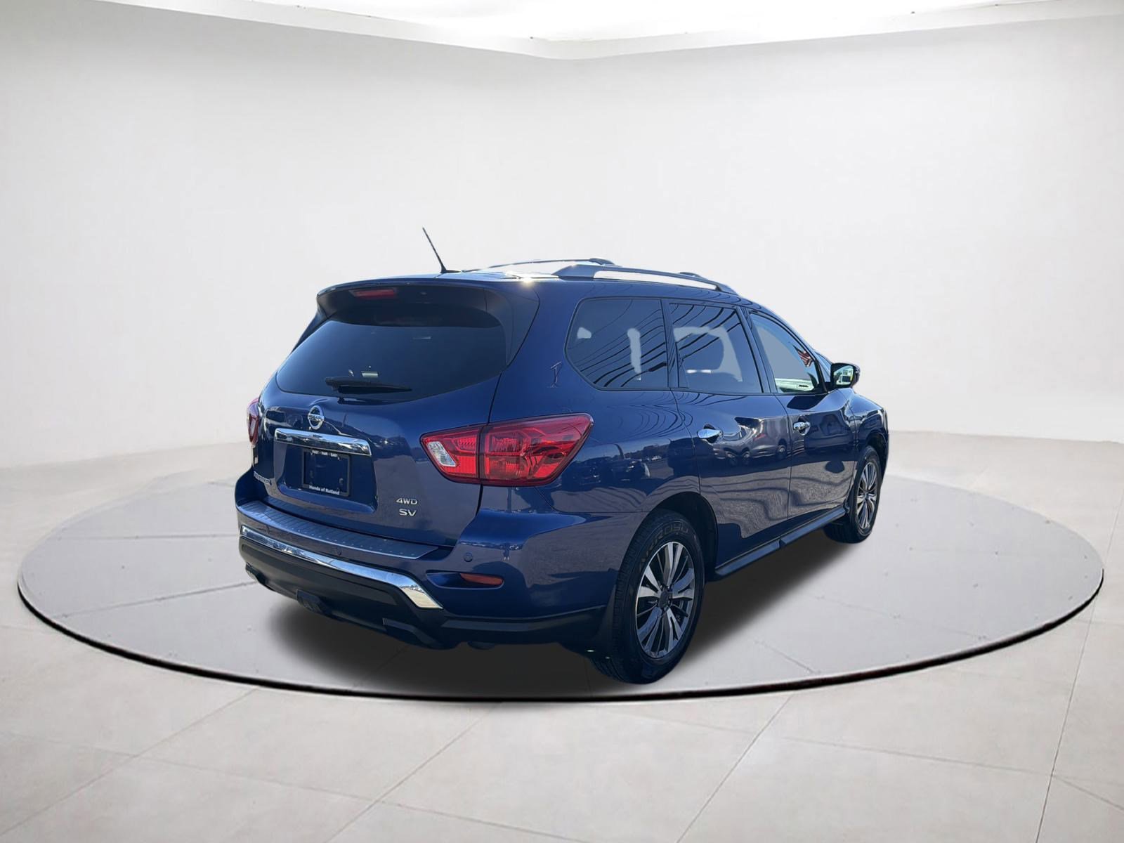 2017 Nissan Pathfinder 4x4 SV photo 3