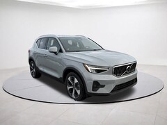 2025 Volvo XC40 Plus Bright Theme B5 AWD Plus Bright Theme
