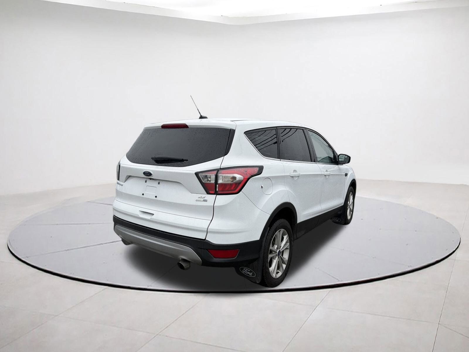 2017 Ford Escape SE photo 3