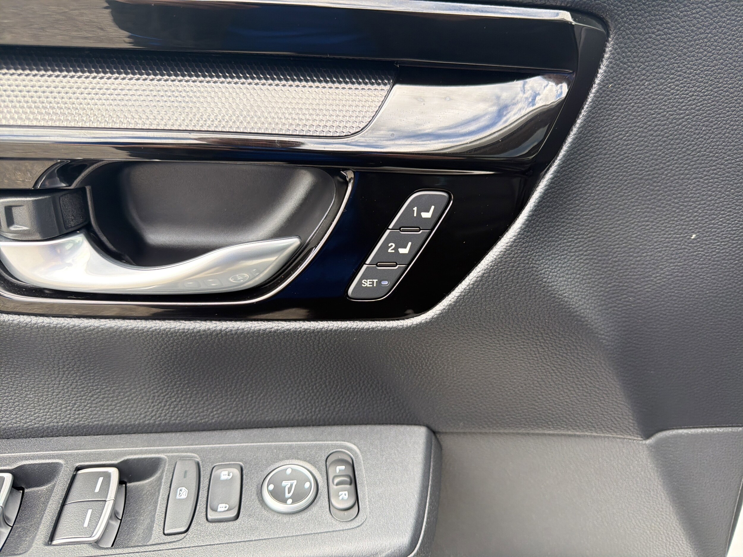 2024 Honda CR-V EX-L - Photo 17